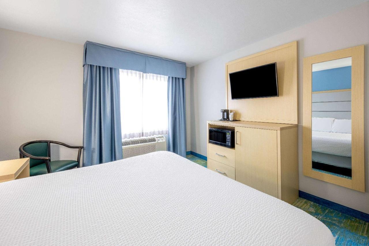 Days Inn By Wyndham Спрингвилл Экстерьер фото